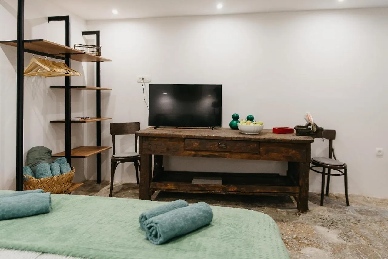 Studio Apartment Ni Na Na Na Split
