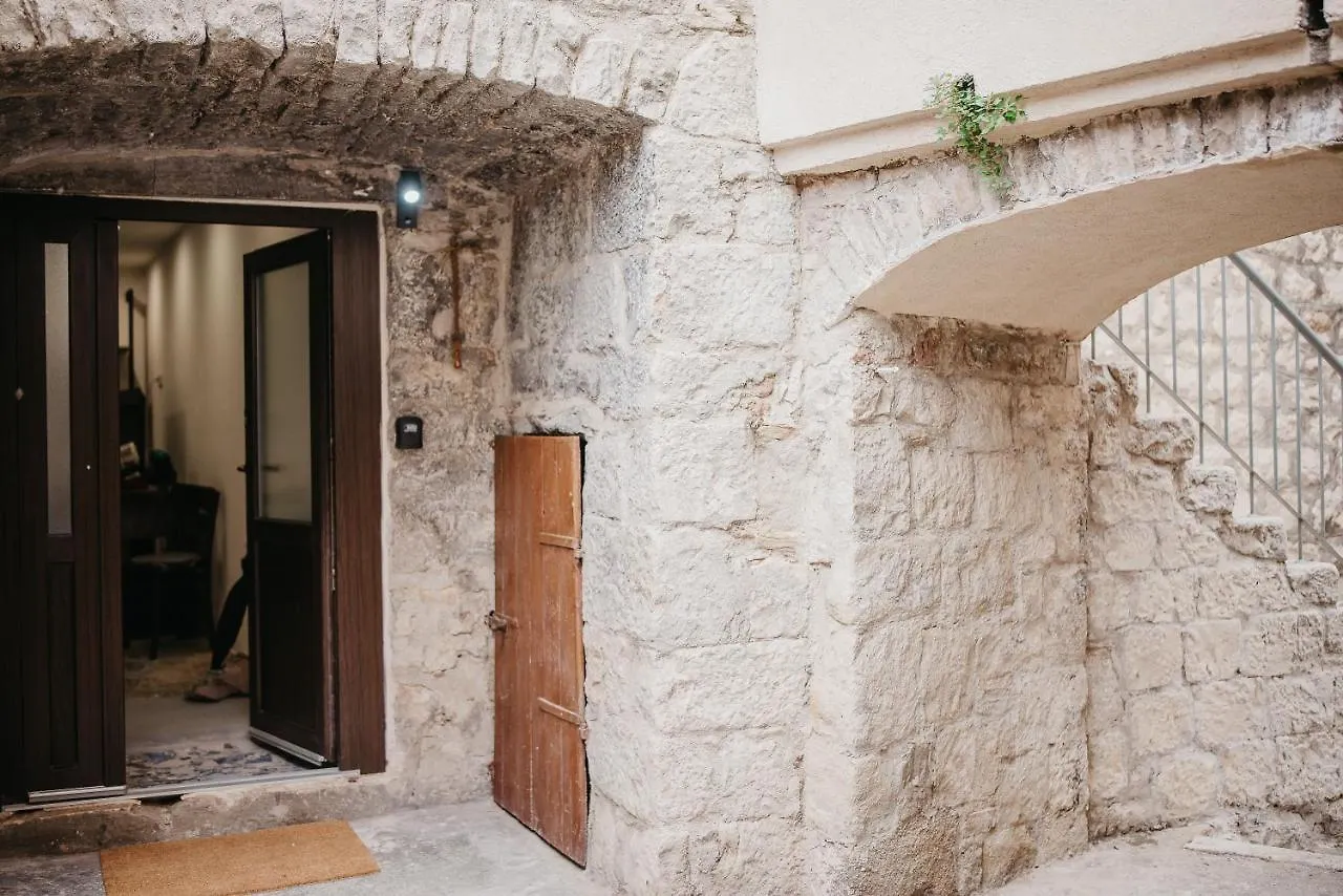 Studio Apartment Ni Na Na Na Split 0*,